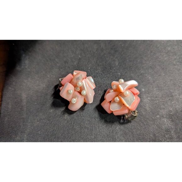 Vintage Japan Pink Clip-On Cluster Earrings With Faux Pearls & Acrylic Petals - Picture 6 of 7